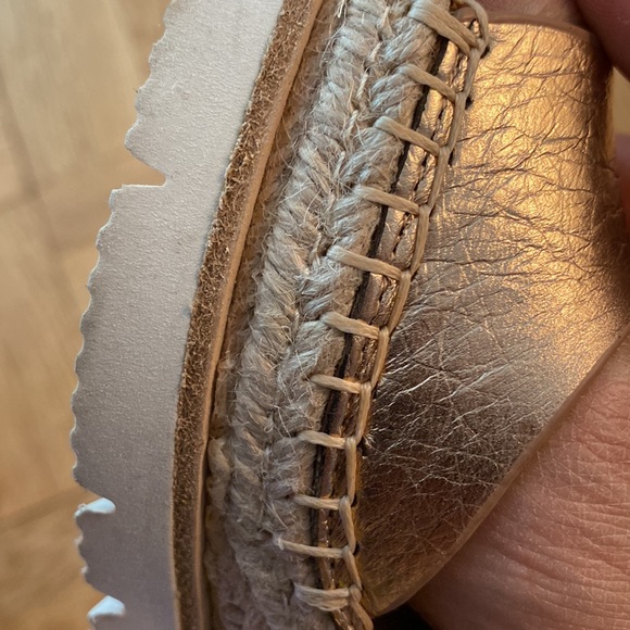 Gentle Souls sandals - Picture 12 of 12